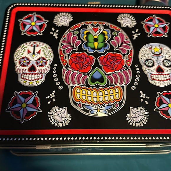 Lunchbox - Picture 1 of 7